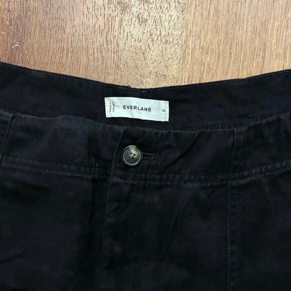 NWOT Everlane The Utility Short in Buttersoft In Black Size 16 - Picture 7 of 7